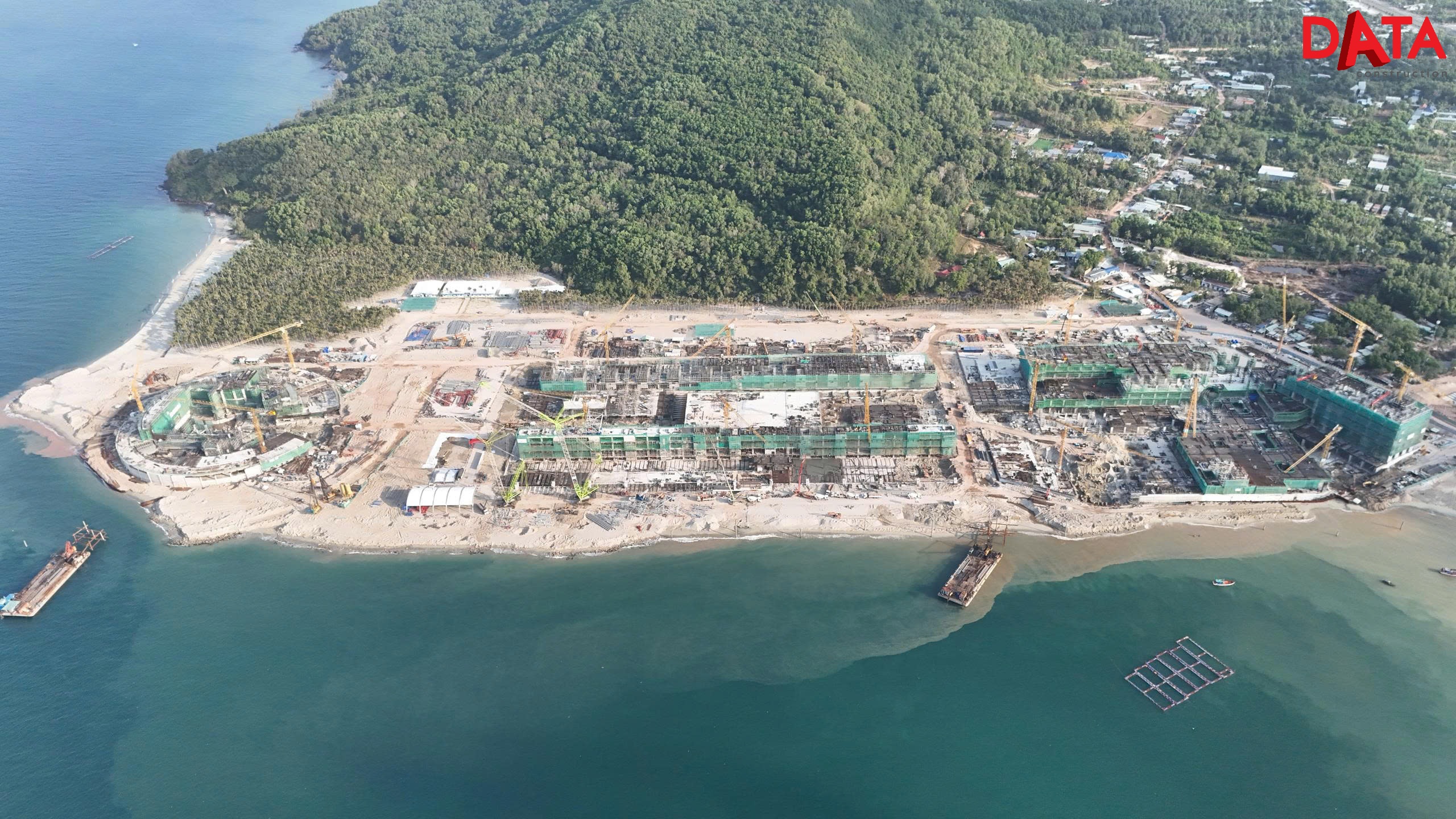 Thi cong APEC Phu Quoc 2